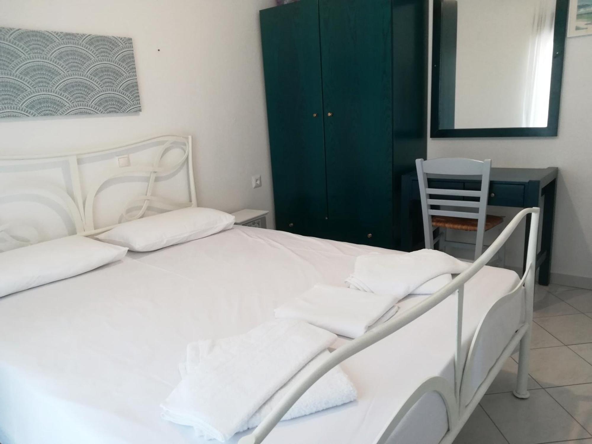 Melina Apartments Nikiti  Eksteriør billede