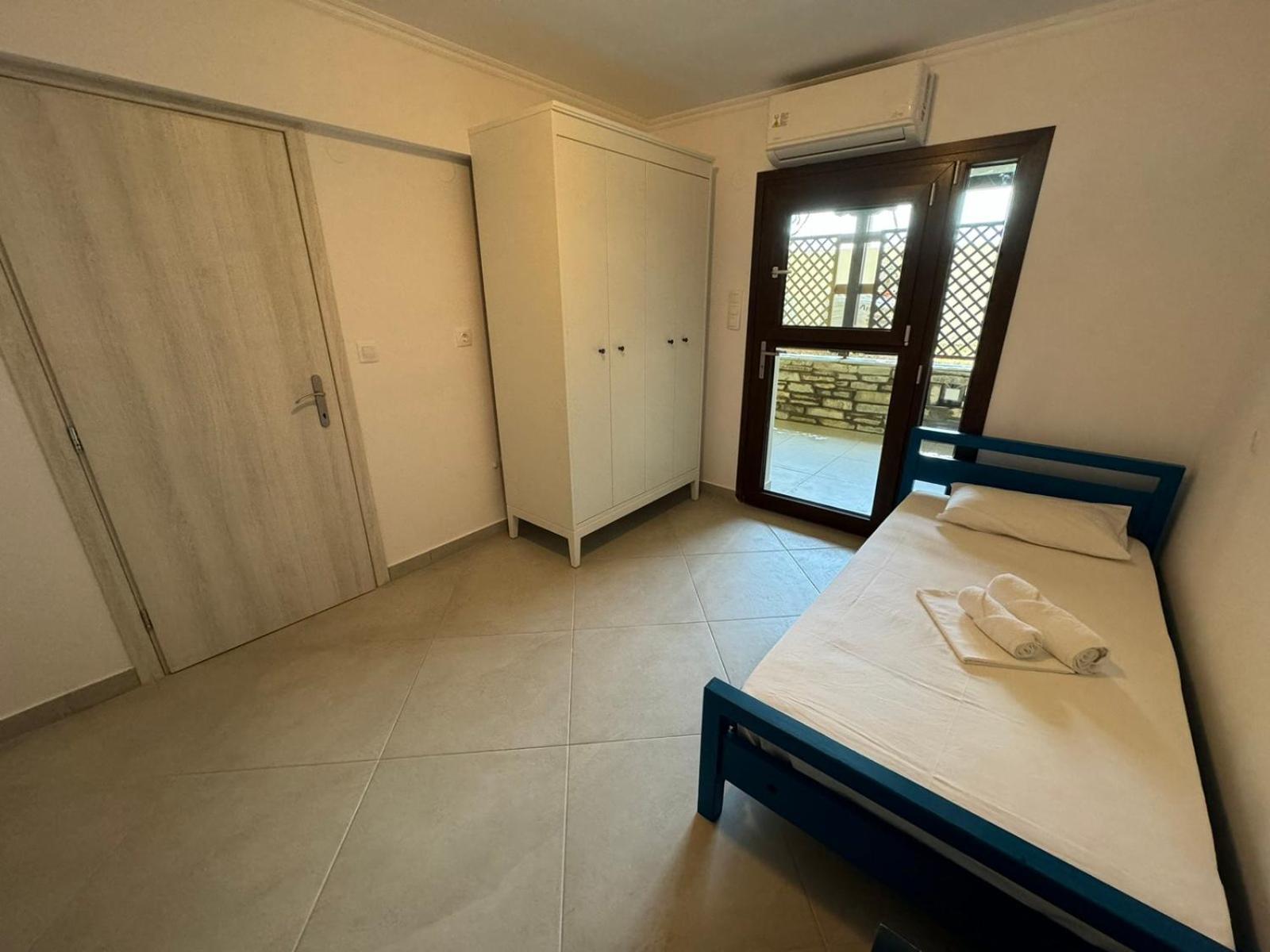 Melina Apartments Nikiti  Eksteriør billede