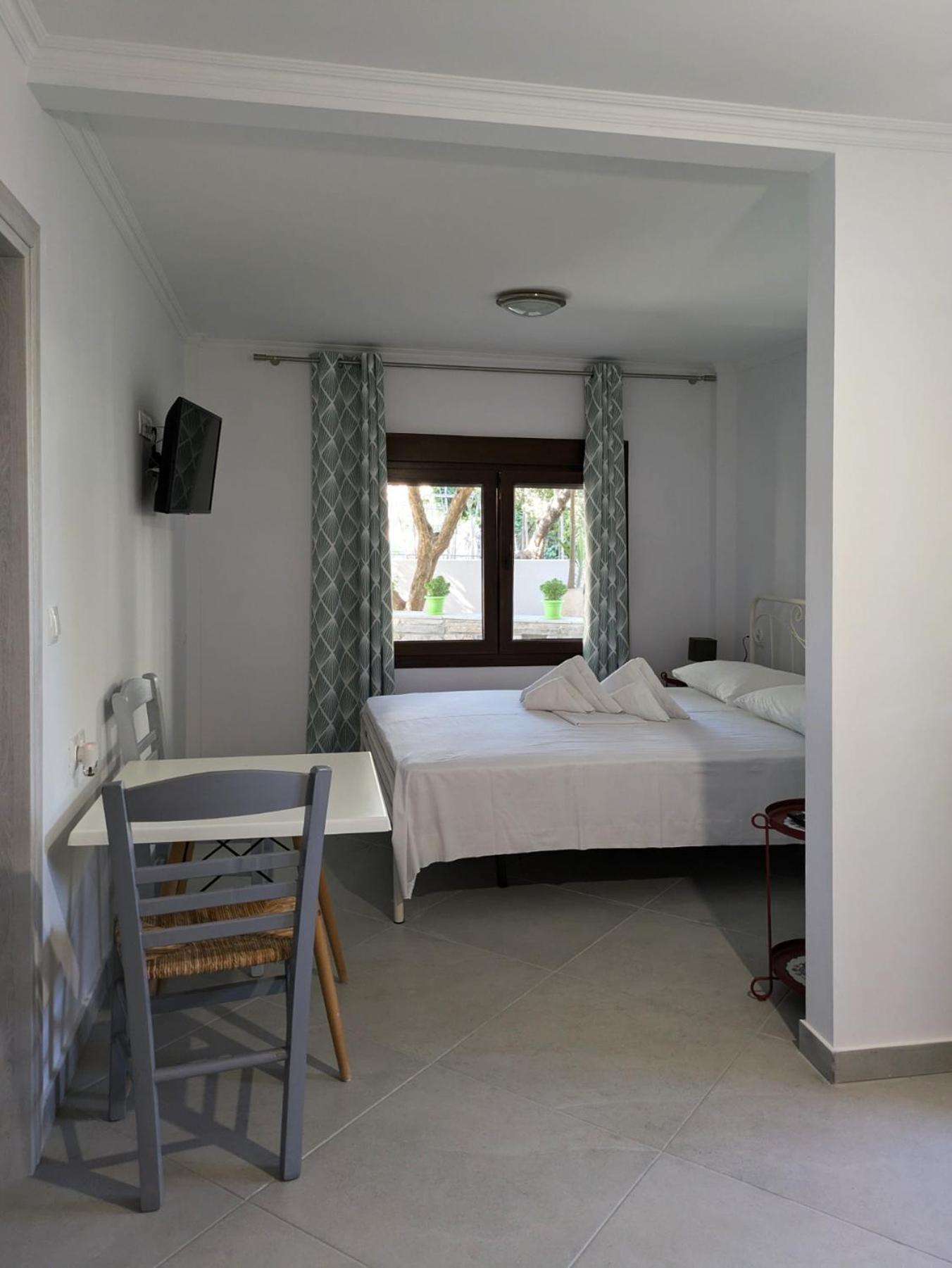 Melina Apartments Nikiti  Eksteriør billede